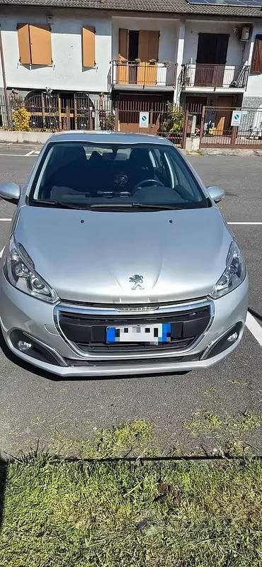 Usata Peugeot 208 Active 82 CV (60 kW) 2016 Grigio Utilitaria