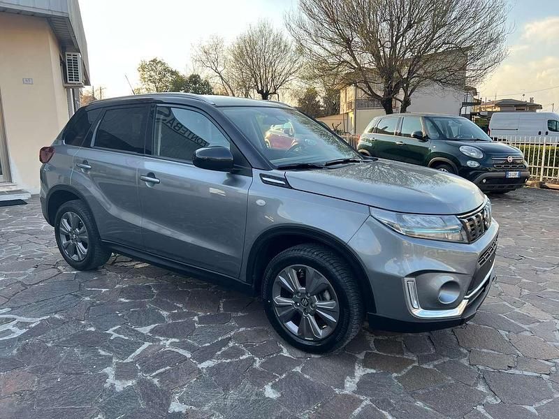 Usata Suzuki Vitara Cool 129 CV (94 kW) 2022 Grigio SUV
