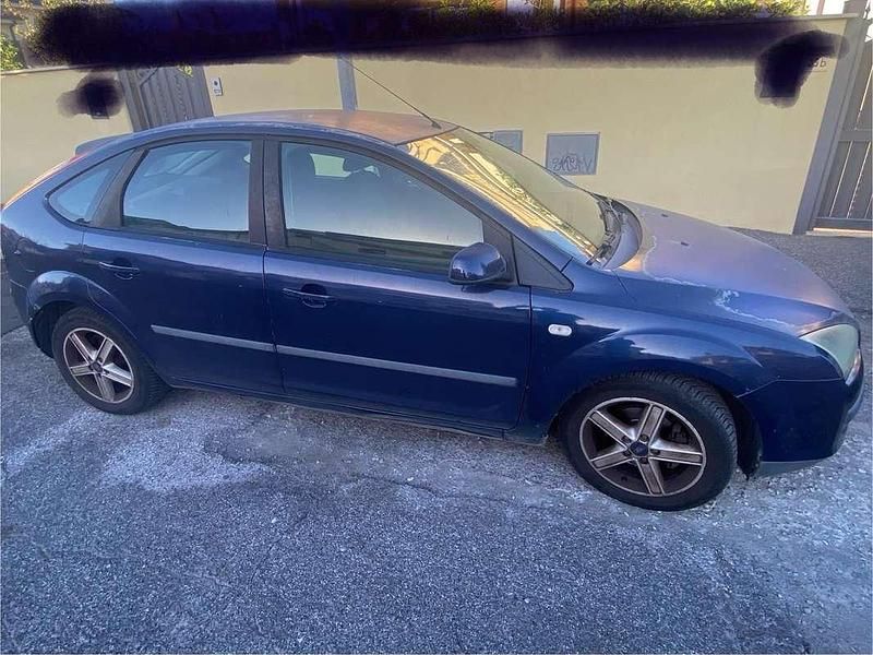 Begagnad Ford Focus 90 HK (66 kW) 2006 Blå Sedan