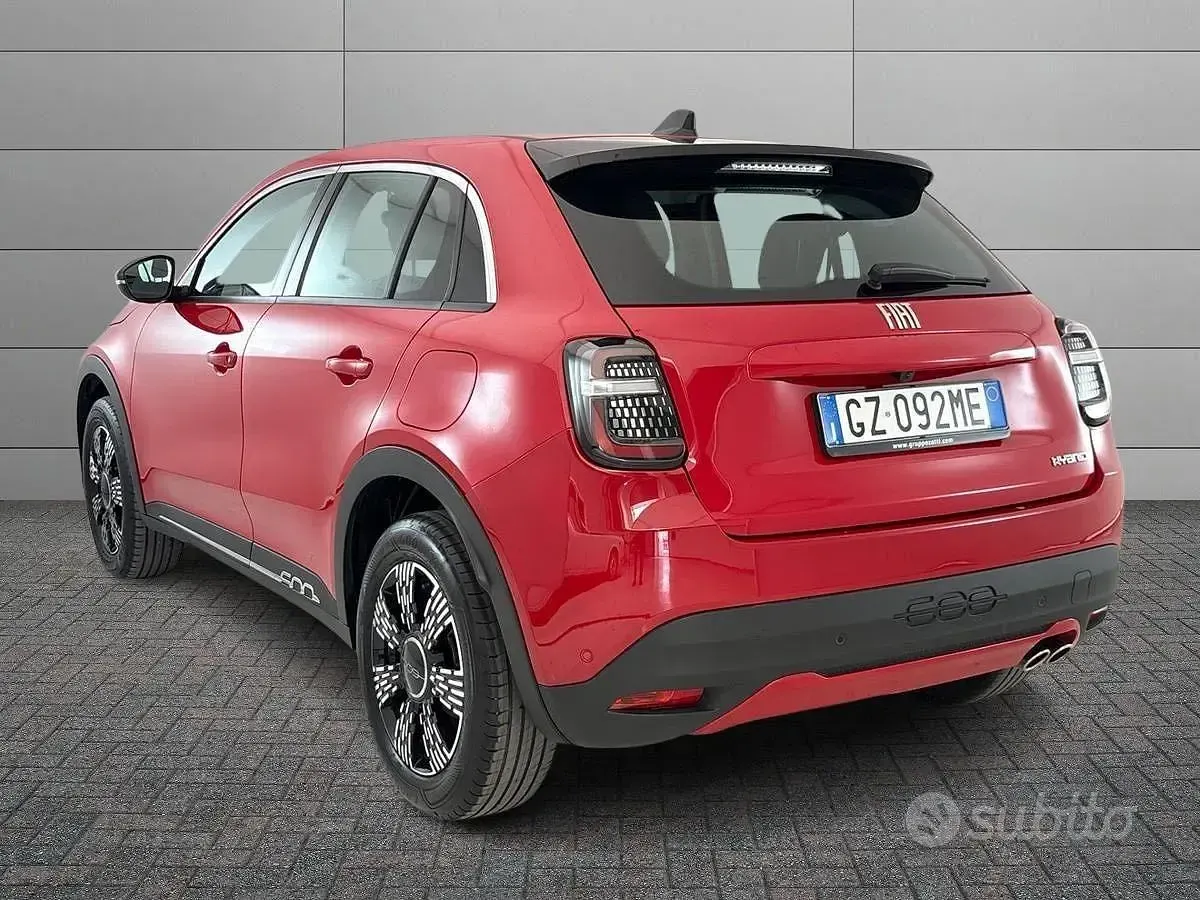 Usata Fiat 600 136 CV (100 kW) 2025 Rosso SUV