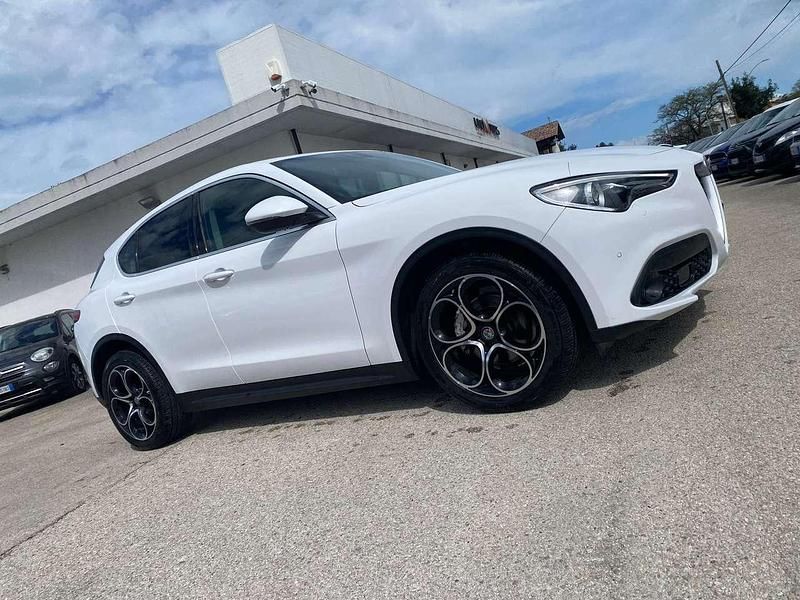 Usata Alfa Romeo Stelvio Super 180 CV (132 kW) 2018 Bianco SUV