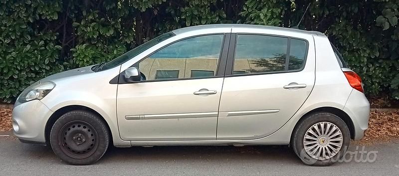 Usata Renault Clio IV 75 CV (55 kW) 2012 Grigio Berlina