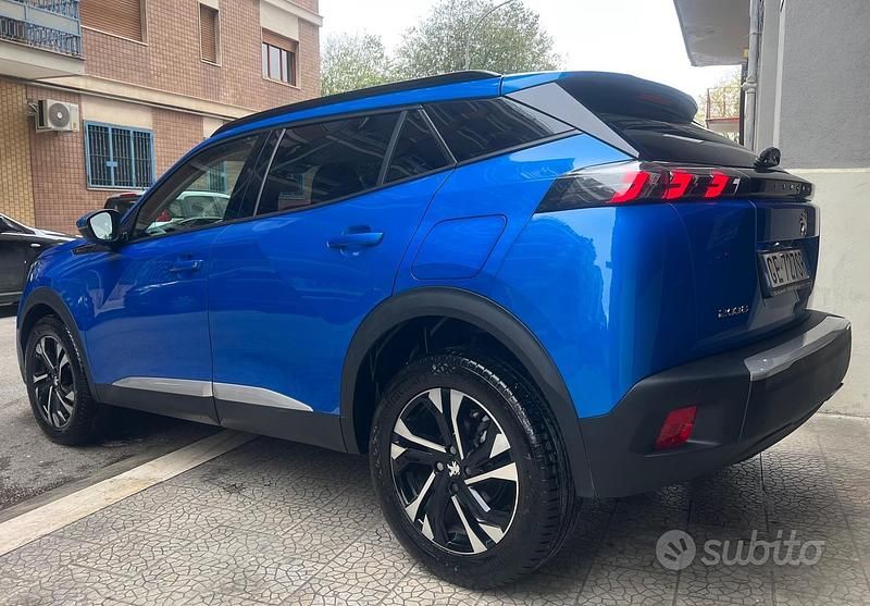Usata Peugeot 2008 Allure 130 CV (95 kW) 2021 Blu SUV