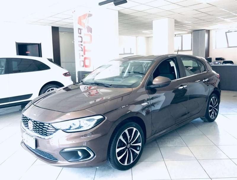 Usata Fiat Tipo Mirror 130 CV (95 kW) 2020 Marrone Berlina