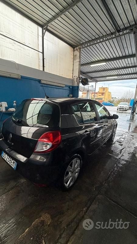 Usata Renault Clio II 85 CV (62 kW) 2010 Nero Berlina