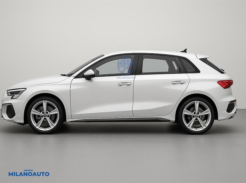 Begagnad Audi A3 Sportback Advanced 150 HK (110 kW) 2025 Vit Halvkombi