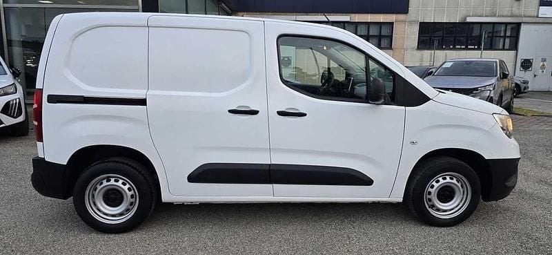 Gebraucht Opel Combo Edition 101 PS (74 kW) 2022 Weiß Van / Kleinbus