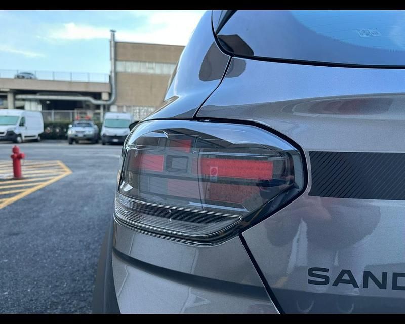 Nuova Dacia Sandero Expression 120 CV (88 kW) 2026 Verde Berlina