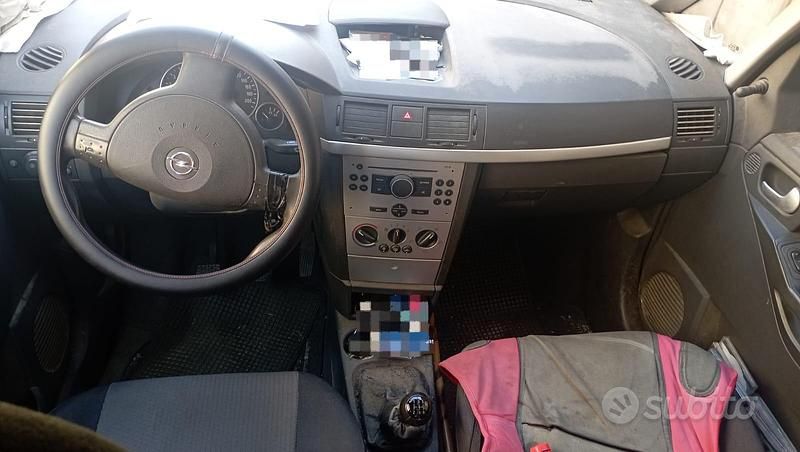 Usata Opel Meriva 101 CV (74 kW) 2005 Grigio Monovolume