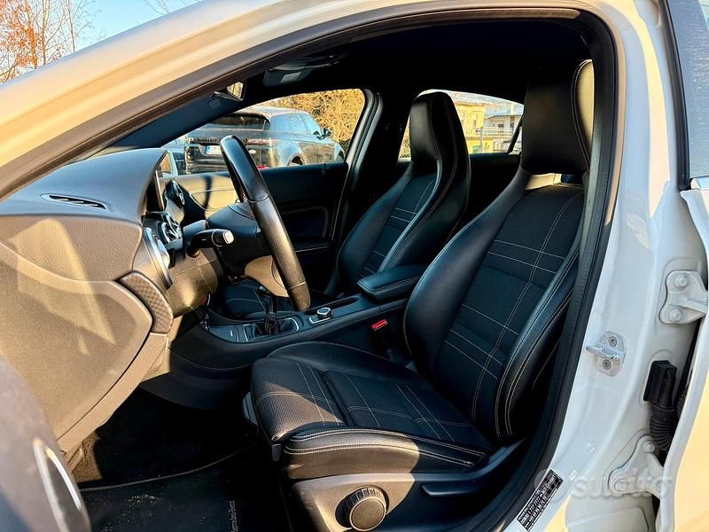 Usata Mercedes A180 122 CV (89 kW) 2015 Bianco Berlina