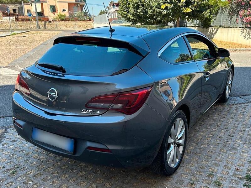Usato 2012 Opel Astra GTC 1.7 Diesel 131 CV (7.000 €)