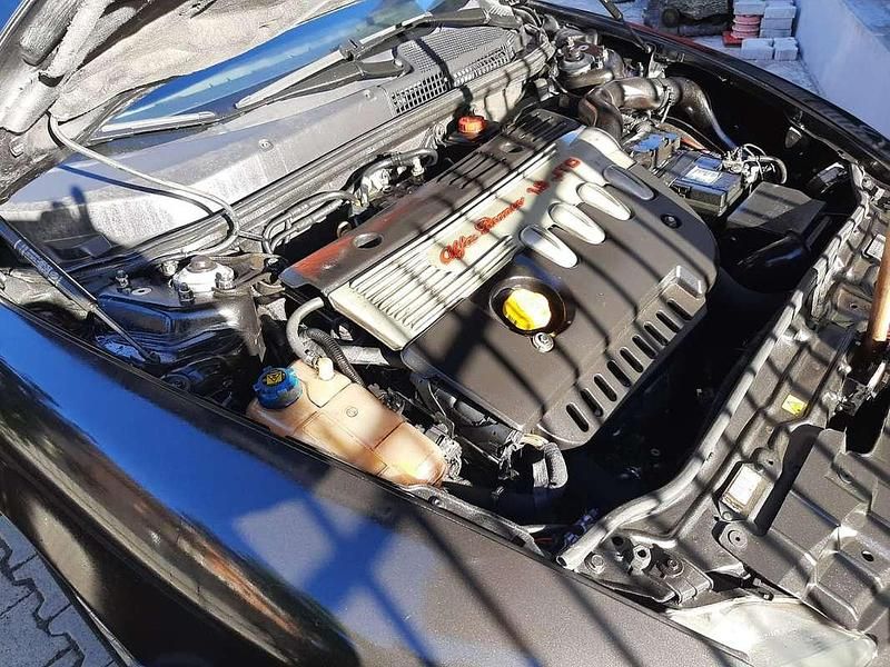 Usata Alfa Romeo 147 Distinctive 120 CV (88 kW) 2006 Nero Utilitaria