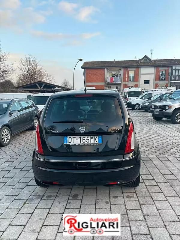 Usata Lancia Musa 90 CV (66 kW) 2009 Nero Monovolume