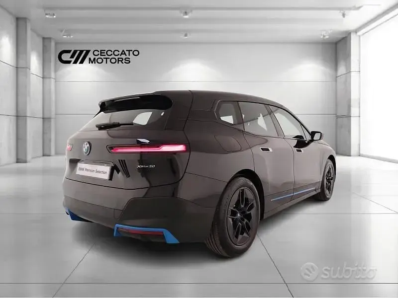 Usata BMW iX Comfort Edition 384 kW (523 CV) 2025 Nero SUV