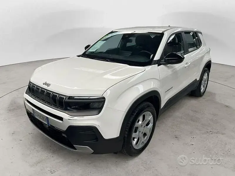 Käytetty Jeep Avenger Altitude 101 HP (74 kW) 2024 Valkoinen Katumaasturi