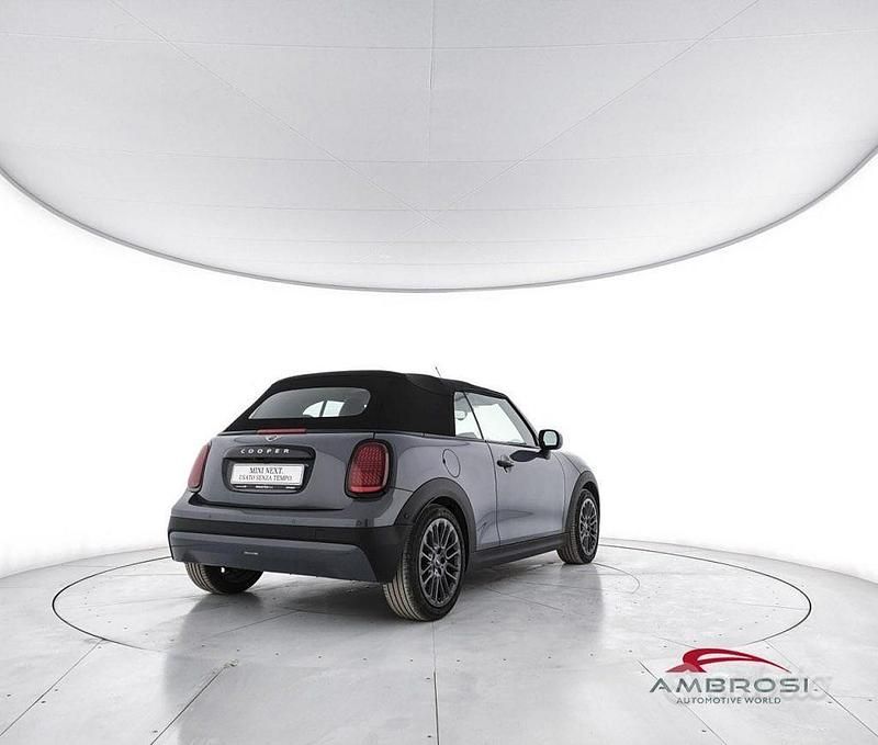 Usata Mini Cooper Favoured 163 CV (119 kW) 2025 Grigio Utilitaria