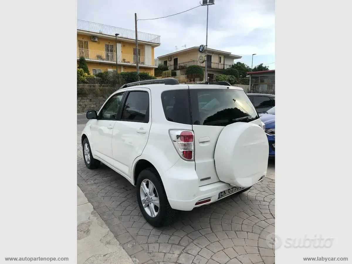 Usata Daihatsu Terios 105 CV (77 kW) 2011 Bianco SUV