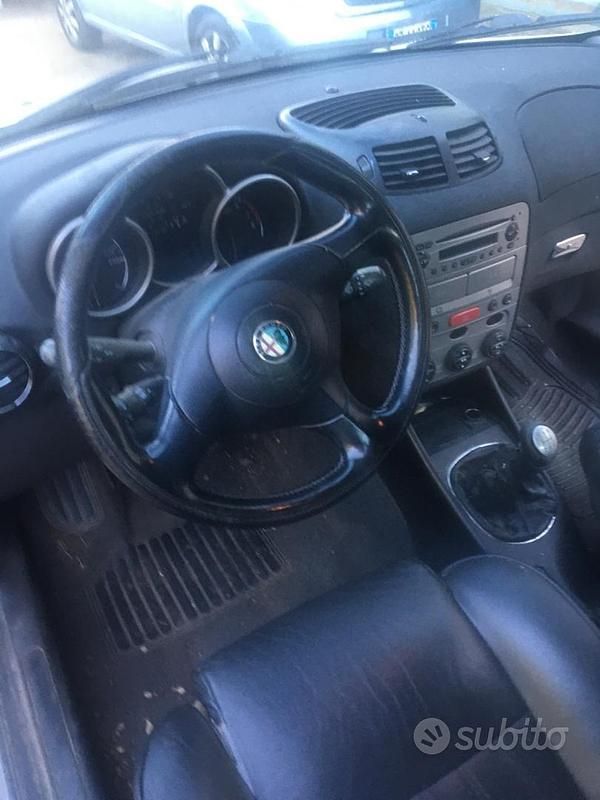 Grigio Usata 2000 Alfa Romeo 2000 Tre volumi | 1200 € - Immagine 1/4