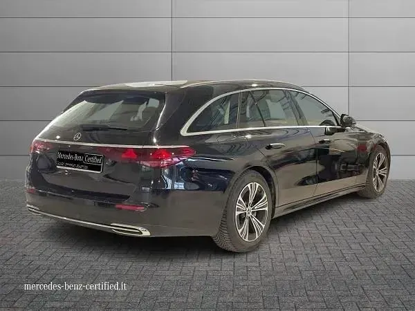 Usata Mercedes E220 Advanced 197 CV (144 kW) 2024 Nero Station wagon