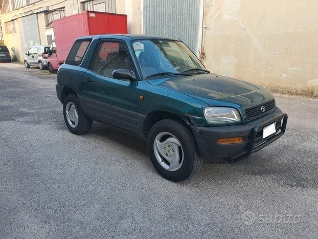 Verde Usata 1996 Toyota RAV4 SUV | 3999 € - Immagine 1/4