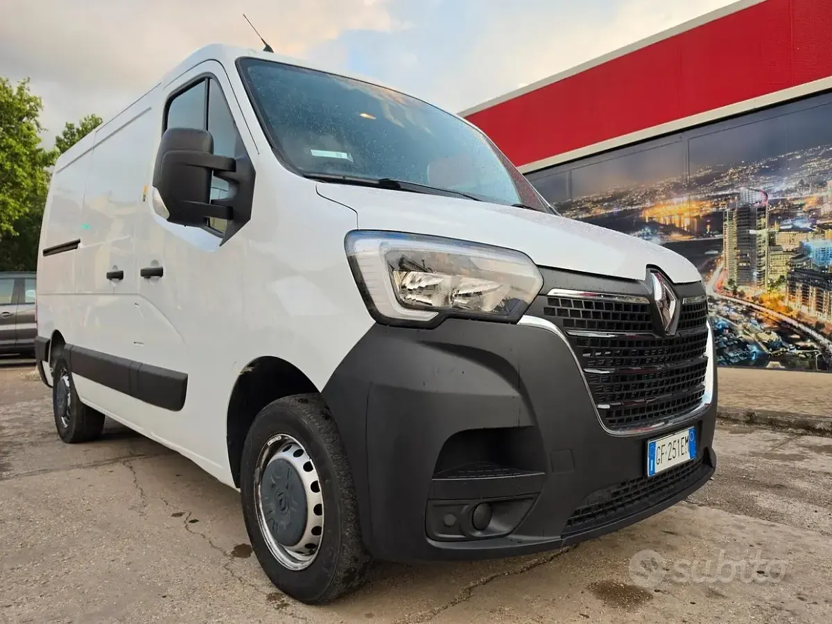 Usata Renault Master 135 CV (99 kW) 2022 Bianco Monovolume