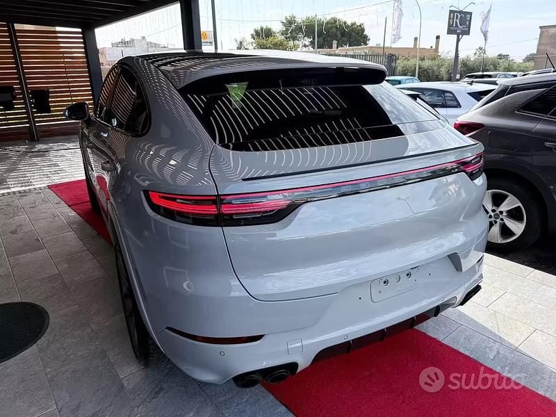 Usata Porsche Cayenne 340 CV (250 kW) 2023 Grigio SUV
