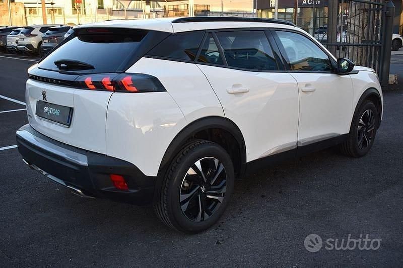 Usata Peugeot 2008 Allure 131 CV (96 kW) 2022 Bianco SUV