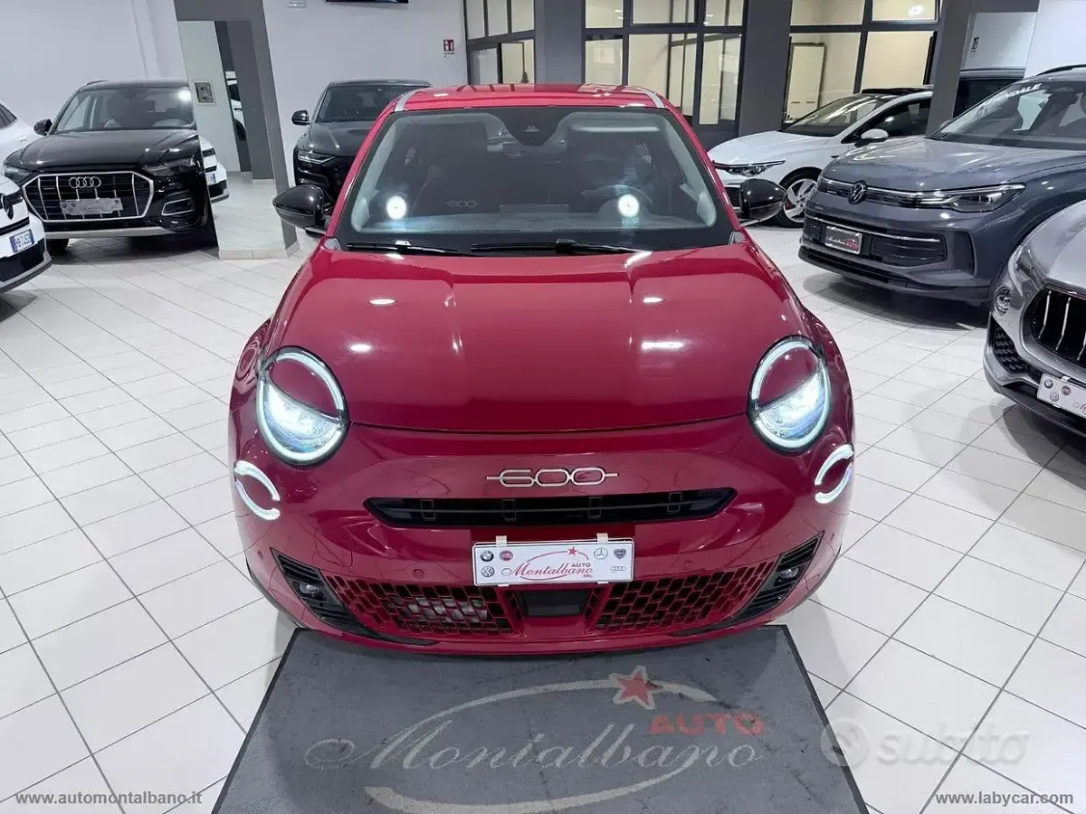 Usata Fiat 600 Pop 136 CV (100 kW) 2025 Rosso SUV