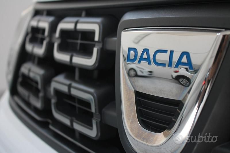 Usata Dacia Duster Lauréate 110 CV (80 kW) 2018 Bianco SUV