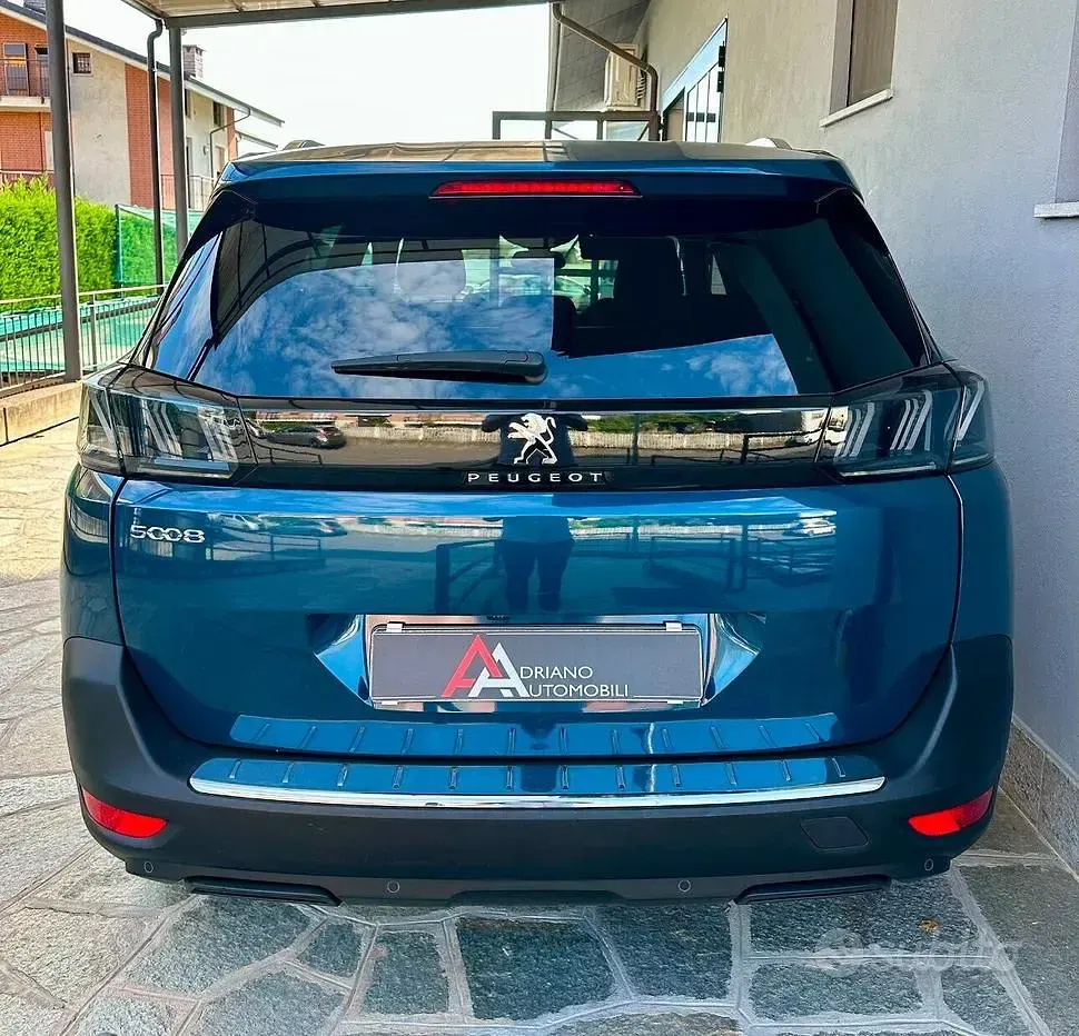 Usata Peugeot 5008 Allure 131 CV (96 kW) 2024 Verde SUV