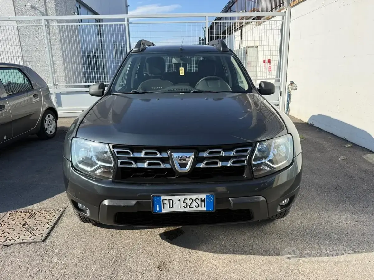Usata Dacia Duster 109 CV (80 kW) 2016 Grigio SUV