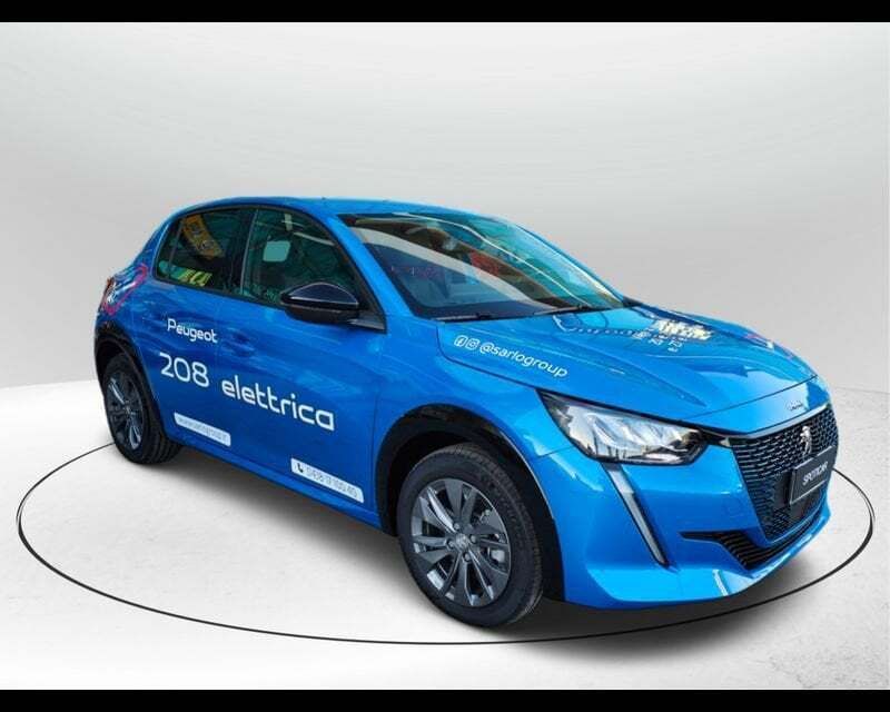 Usata Peugeot e-208 Allure 56 kW (77 CV) 2023 Blu vertigo Utilitaria