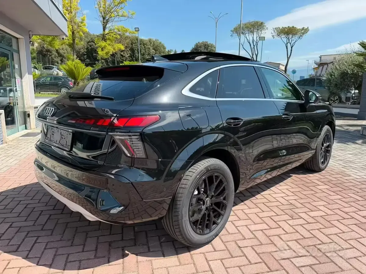 Nuova Audi Q3 Sportback Ambiente 150 CV (110 kW) 2026 Nero SUV