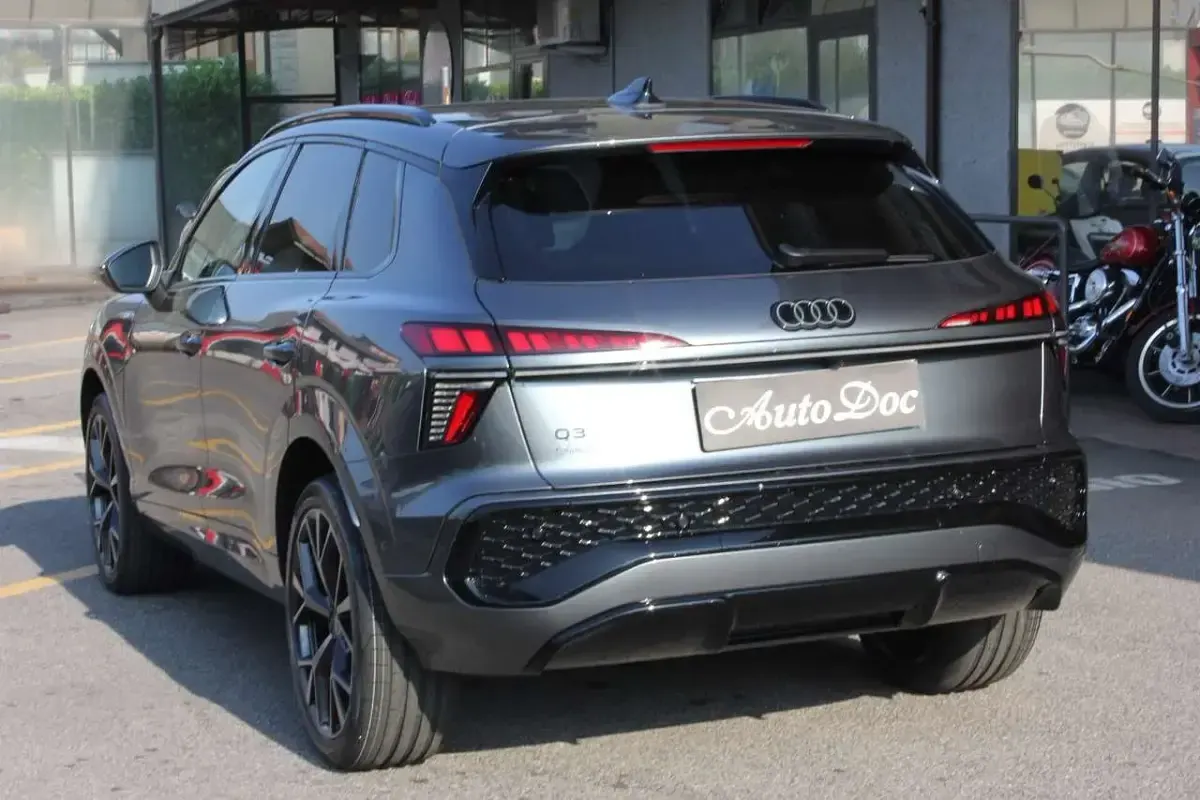 Nuova Audi Q3 S-Line 150 CV (110 kW) 2026 Grigio SUV