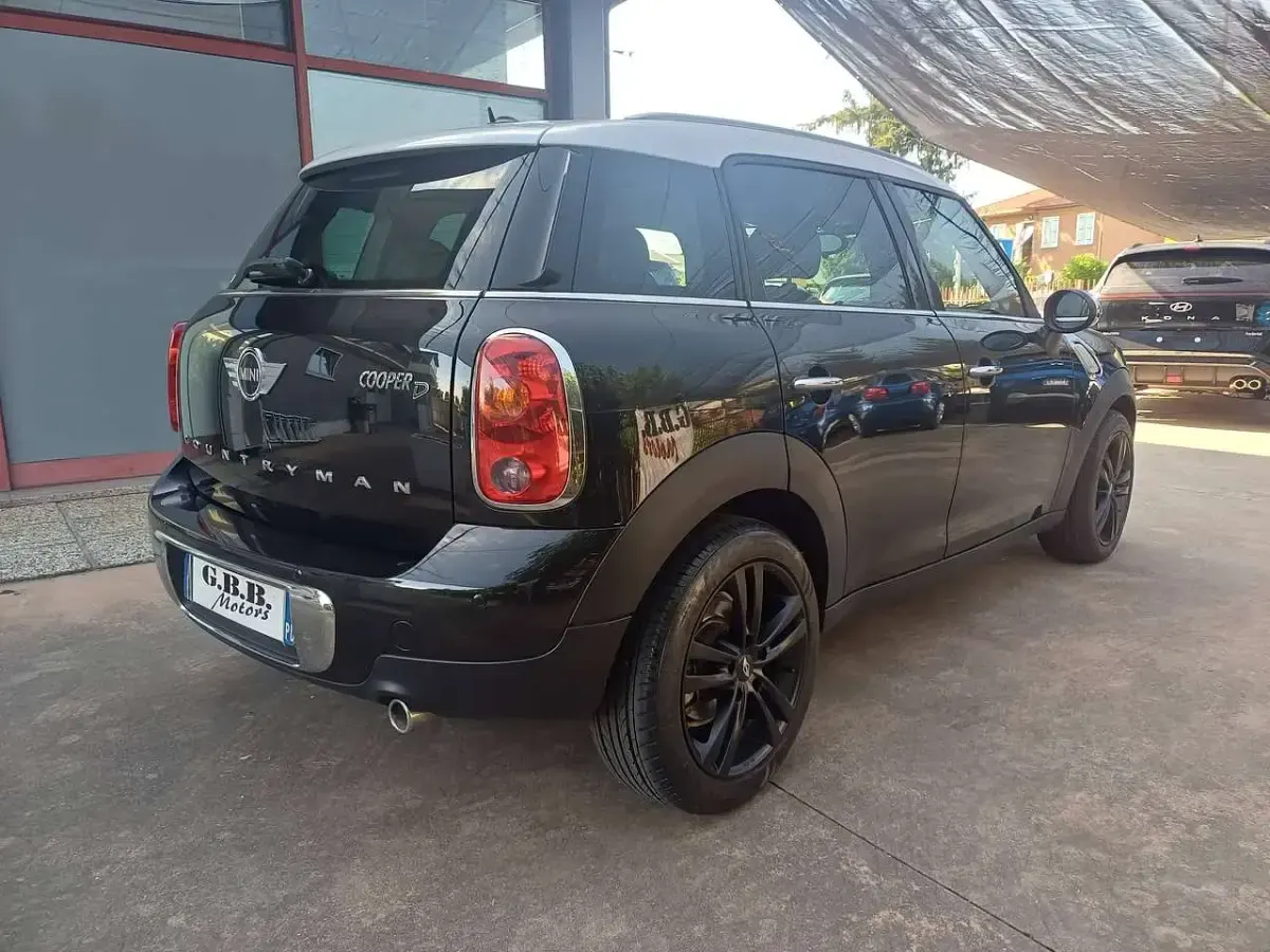 Usata Mini Cooper D Countryman 111 CV (81 kW) 2014 Nero tetto bianco SUV