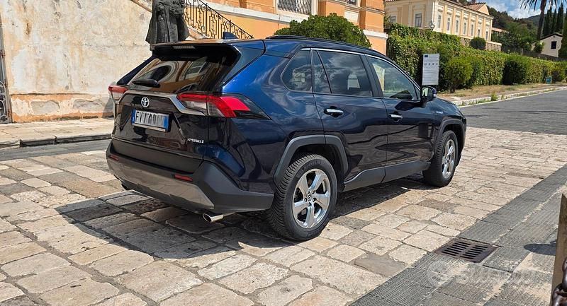 Usata Toyota RAV4 Hybrid 155 CV (114 kW) 2019 SUV
