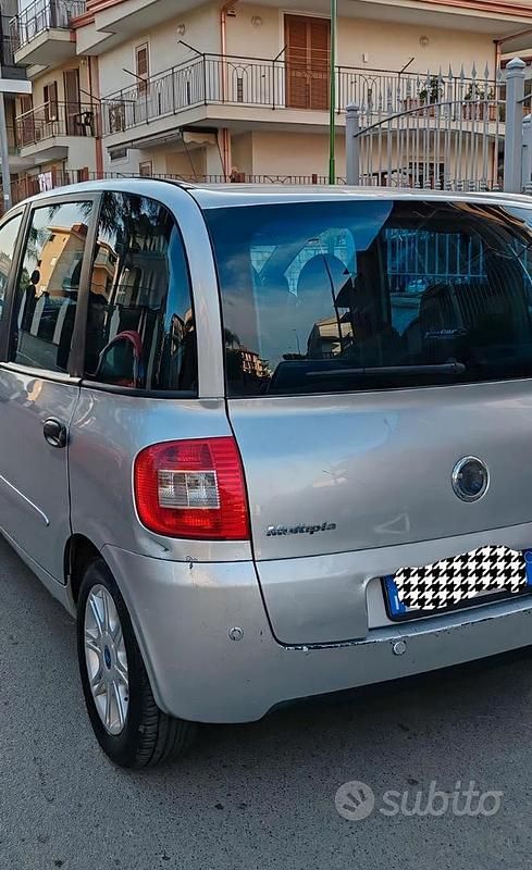 Usata Fiat Multipla 120 CV (88 kW) 2008 Grigio Monovolume