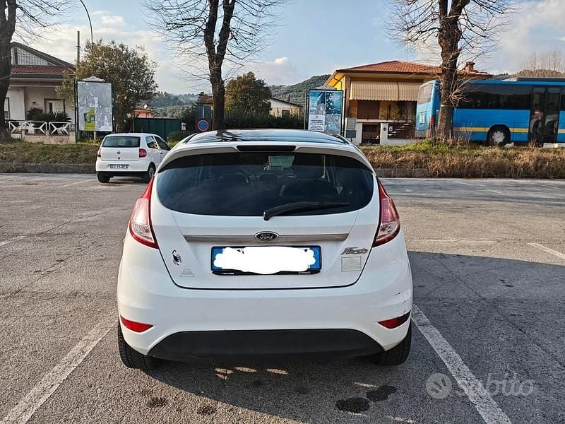 Usata Ford Fiesta Titanium 75 CV (55 kW) 2014 Utilitaria