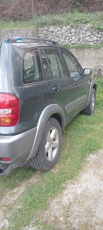 Begagnad Toyota RAV4 116 HK (85 kW) 2005 SUV