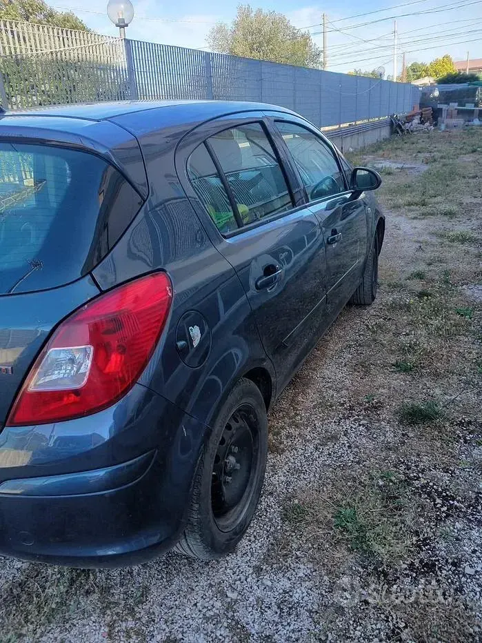 Usata Opel Corsa 90 CV (66 kW) 2007 Utilitaria