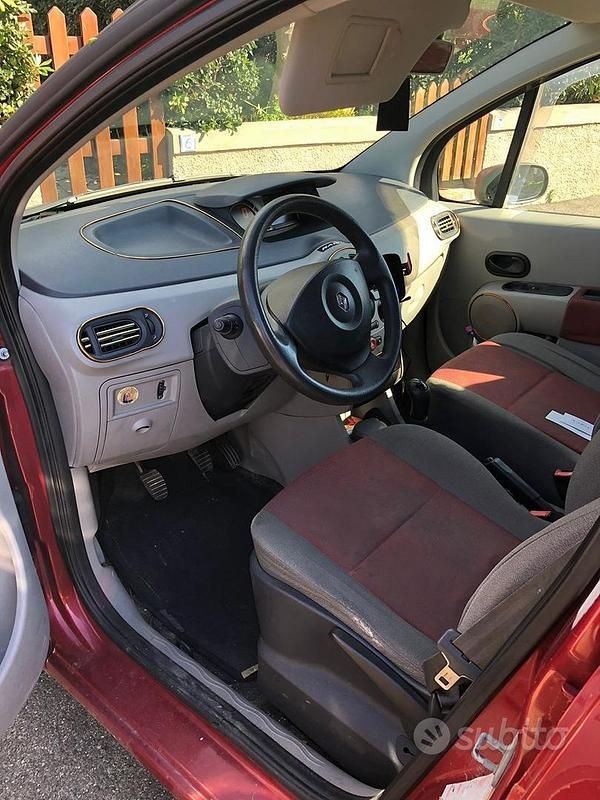 Usata Renault Modus 68 CV (50 kW) 2006 Rosso Monovolume