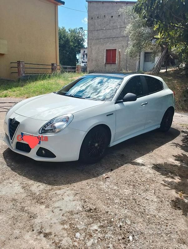Usata Alfa Romeo Giulietta 109 CV (80 kW) 2012 Bianco Utilitaria