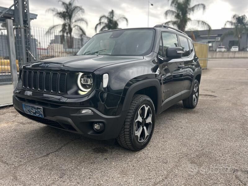 Usata Jeep Renegade Trailhawk 240 CV (176 kW) 2021 Nero SUV