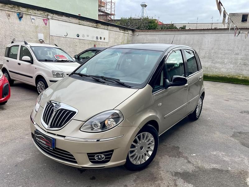 Oro Usata 2012 Lancia Musa Monovolume | 5300 € (Buon prezzo) - Immagine 1/4