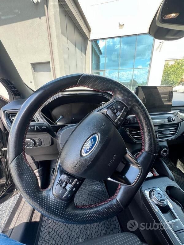 Gebraucht Ford Focus ST-Line 125 PS (91 kW) 2021 Schwarz Kleinwagen
