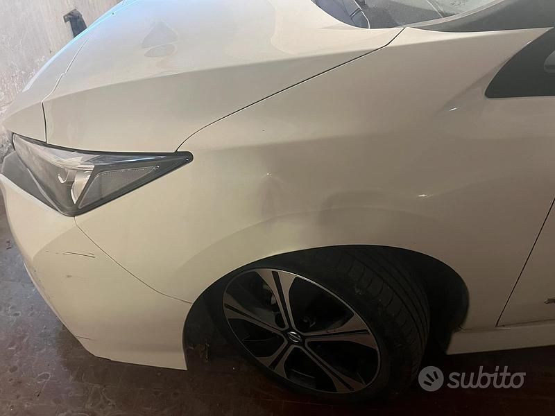 Usata Nissan Leaf Black Edition 80 kW (109 CV) 2020 Bianco Utilitaria