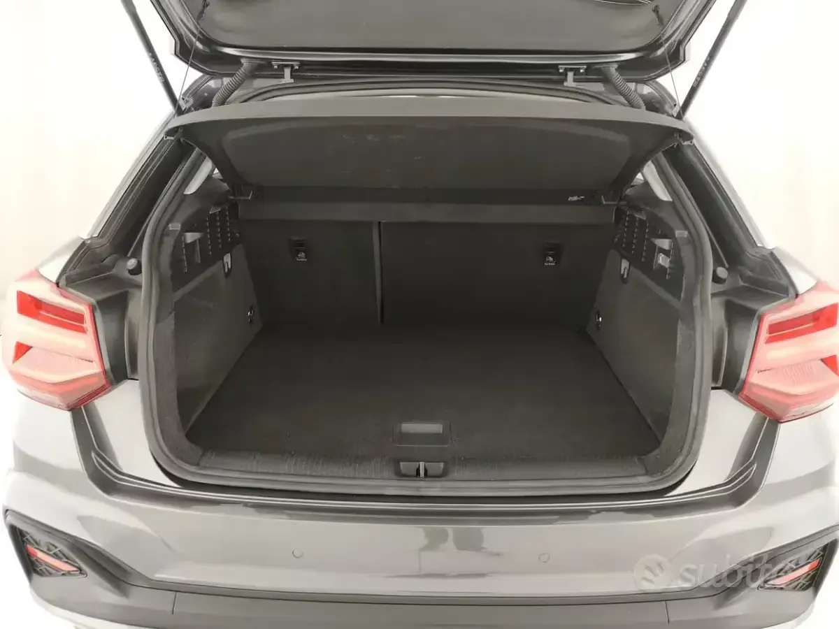 Usata Audi Q2 S-Line 116 CV (85 kW) 2025 Grigio SUV