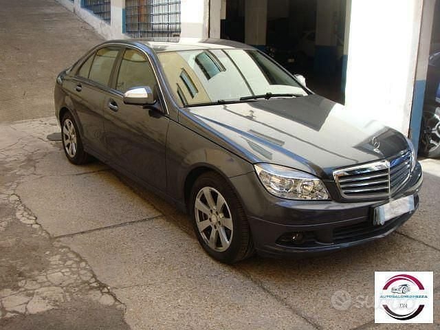 Usata Mercedes C220 Elegance 169 CV (124 kW) 2008 Grigio Berlina