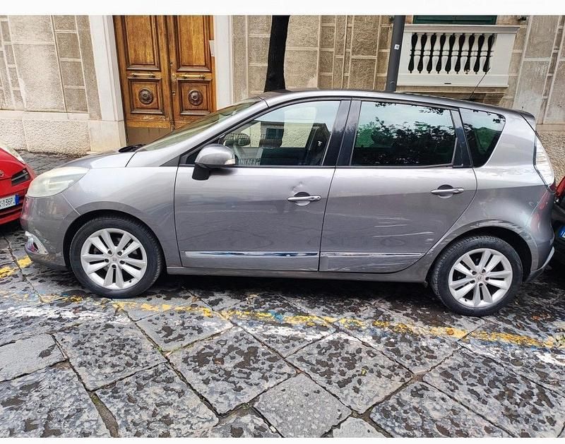 Usata Renault Scénic III 130 CV (95 kW) 2012 Monovolume