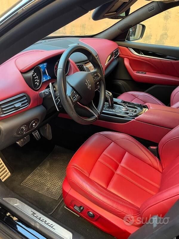 Usata Maserati Levante 275 CV (202 kW) 2020 Nero SUV